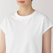 Kaos Wanita